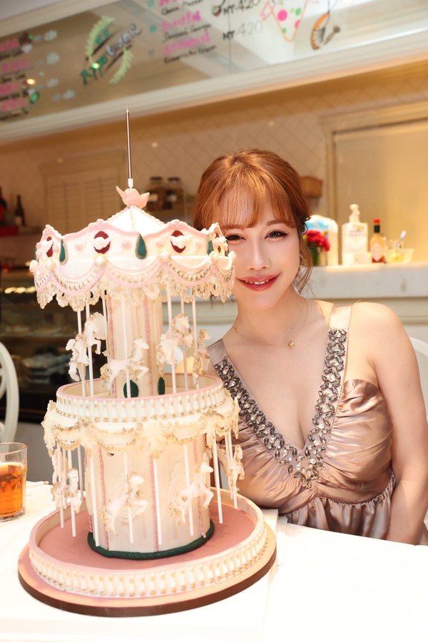 Say Happy birthday to me! And DM me,I will give u a free video｜媒体2