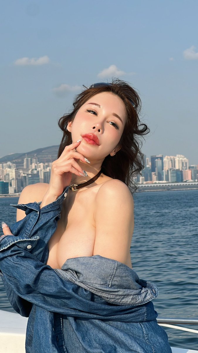 風景美一定要搭上 要期待實體寫真出爐喲！一定超越上一本的爆點～只怕你愛到捨不得離手 幕後花絮這邊看： https:// onlyfans.com/yui_xi…｜媒体2