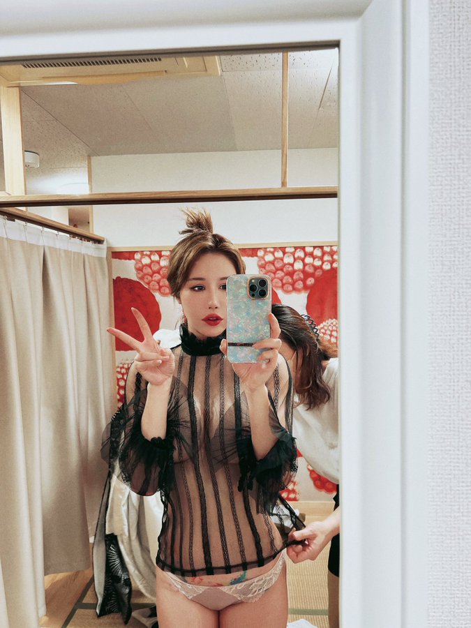 服を着る https:// onlyfans.com/yui_xin_tw｜媒体1
