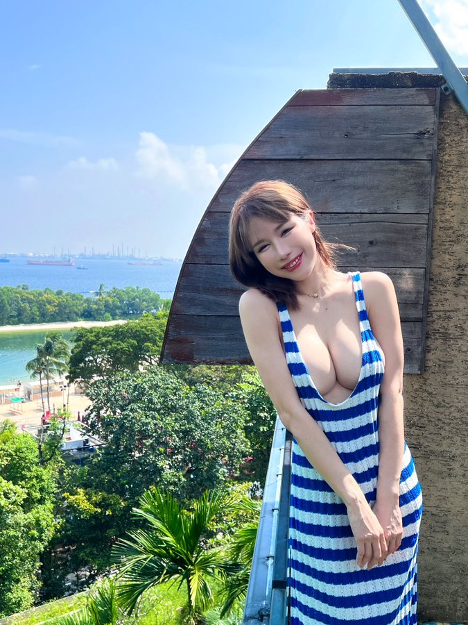 Sun beach and me! https:// onlyfans.com/yui_xin_tw｜媒体4