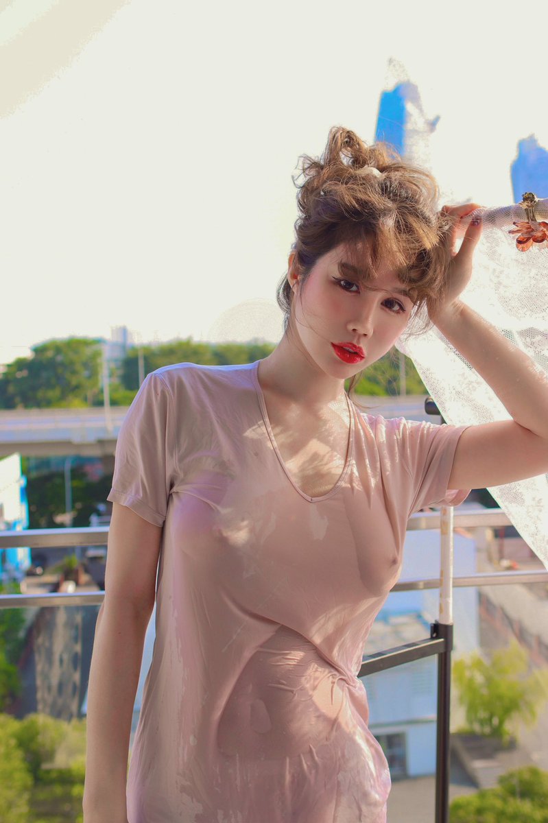 Do u like the weather or my nipple?｜媒体1