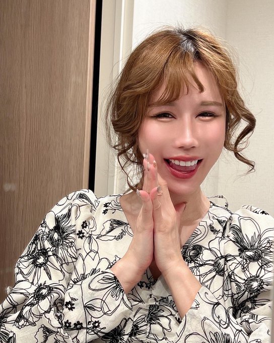 辛尤里最新动态图片 Are u happy today?! 今日は幸せですか? #Japan Follow my YouTube channel: https:// youtu.…|媒体1