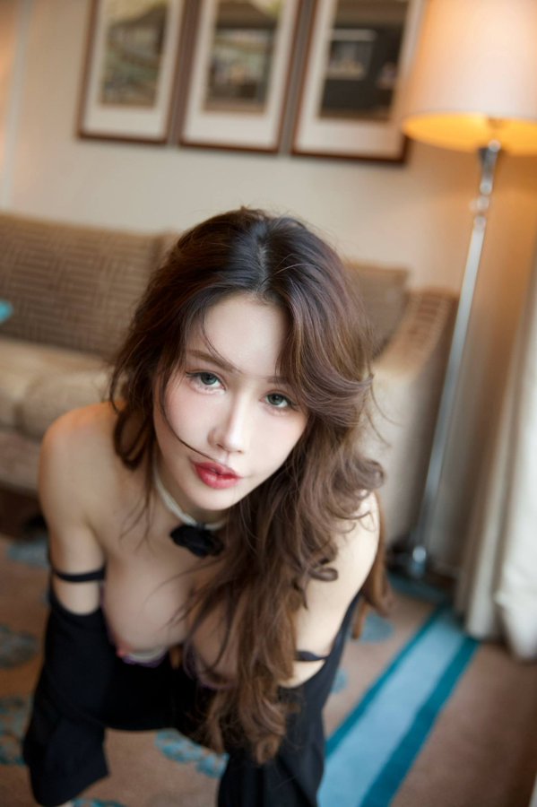 Don’t blame me for being irresistible — you’re the one who never learned how to…｜媒体1