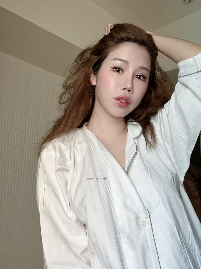 Back Taipei 退了兩次回程機票，終於肯乖乖回台灣了，不過也是昨晚突然很想家，馬上訂了回程 今天起床天氣依然好美好～ 謝謝日本的一切。 日本が大好きです｜媒体1
