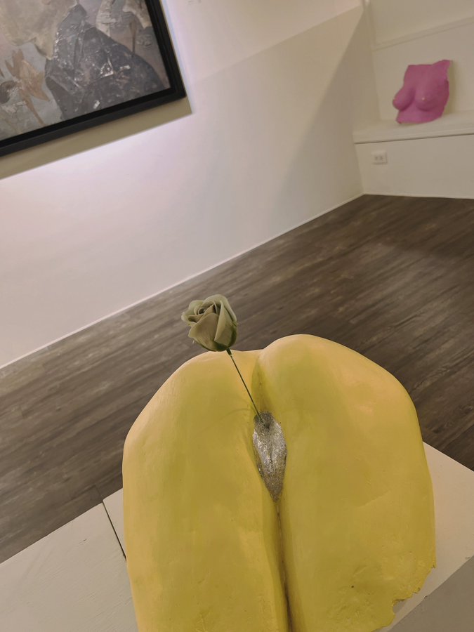 My pussy and boobs 很期待10月即將開畫展，繼續完成努力我的藝術作品！ 地點會是在台中唷｜媒体1