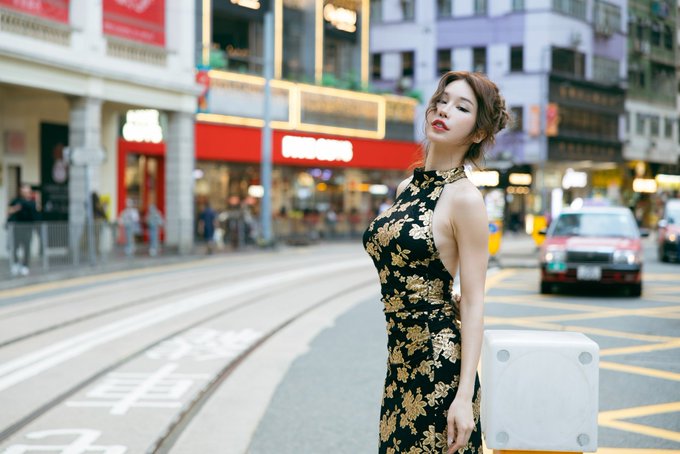 Hi,Hk 香港綑綁實體寫真還有現貨！歡迎下單： https:// tw.shp.ee/fELe41G 中國、香港、新加坡、馬來西亞請私訊｜媒体3