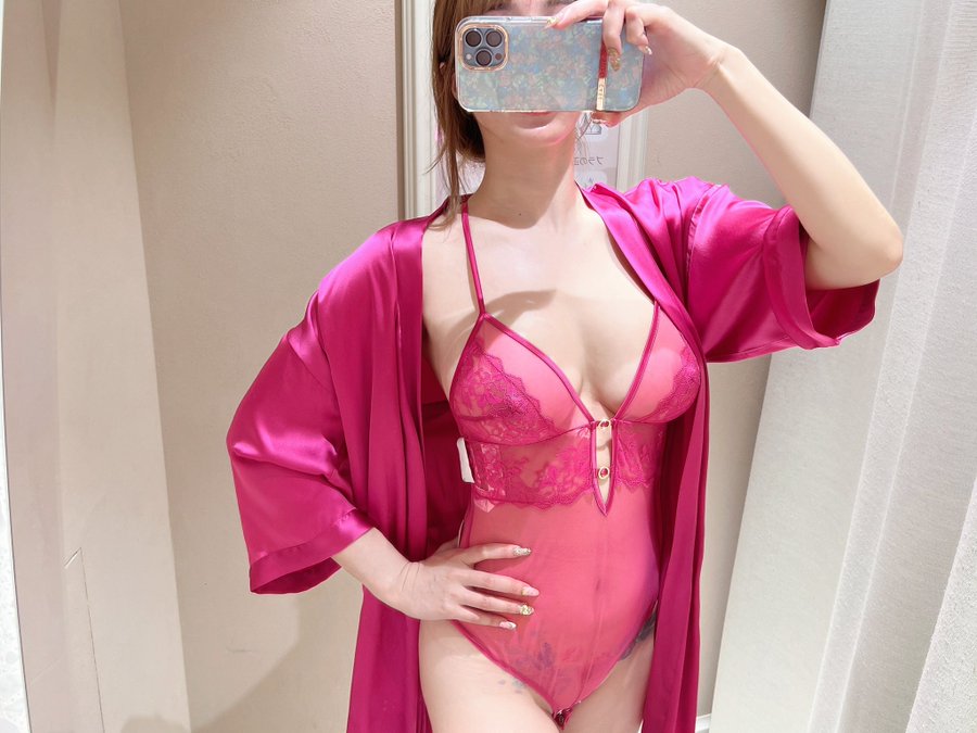 I try new sexy pajamas today in Shibuya Who want to see in real #涉谷 #shibuya Ju…｜媒体1