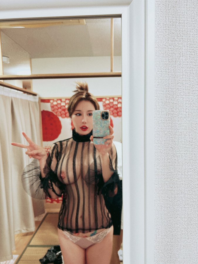 服を着る https:// onlyfans.com/yui_xin_tw｜媒体2